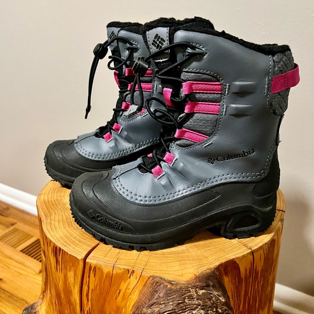 Kids Columbia Gray Pink Waterproof Winter Boots NWOT 2 NWOT Snow Outdoors